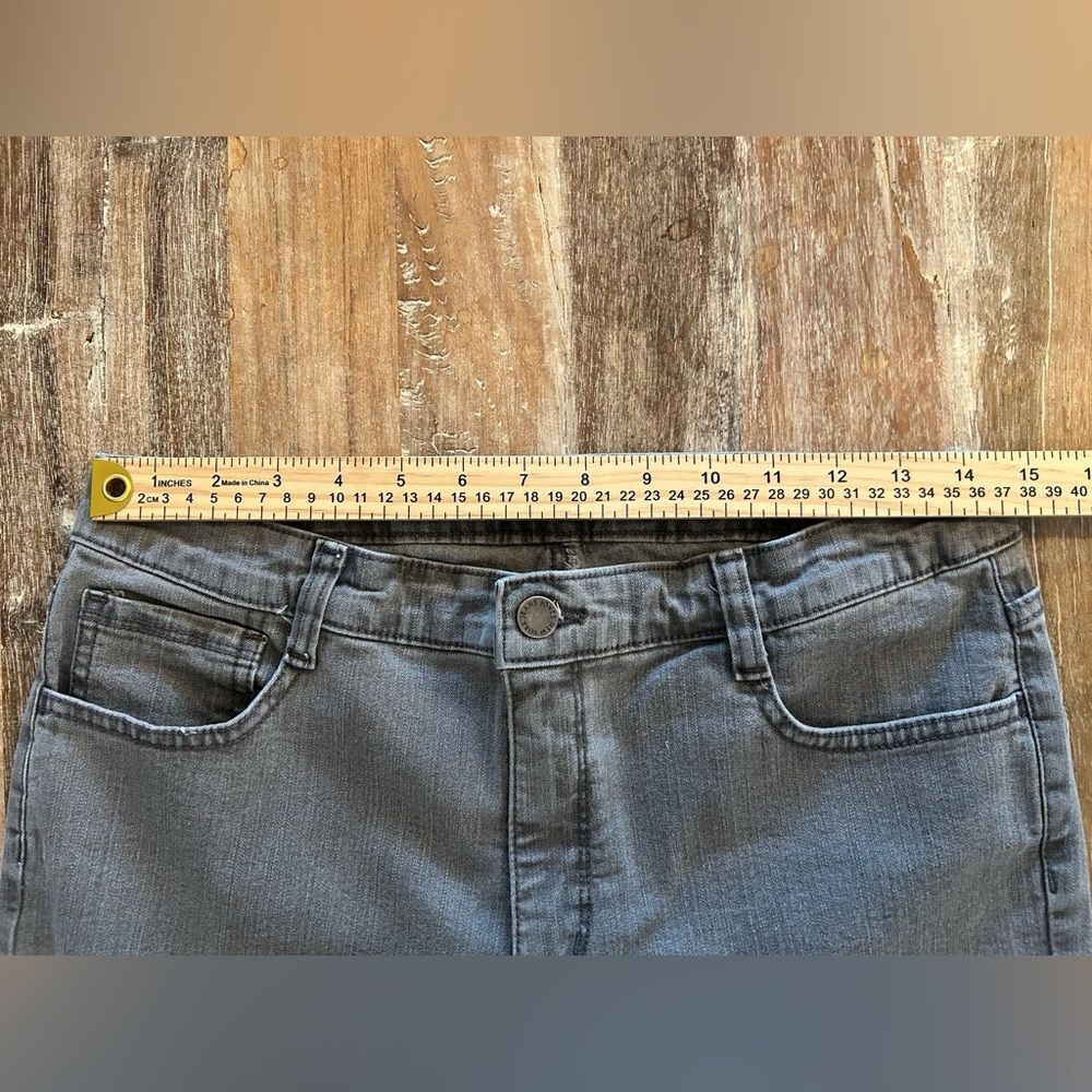 Jones New York Women's Lexington Straight Leg Jeans in Gray Size 10 Short - Picture 10 of 13